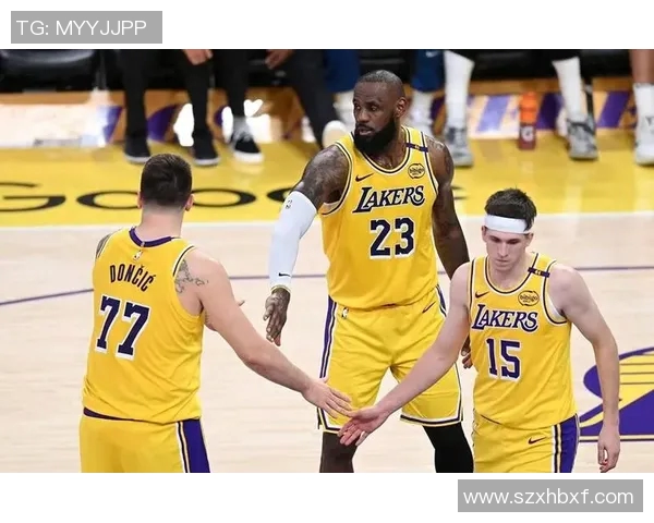 湖人主场迎战热火期待精彩对决球迷热情高涨助威球队争胜